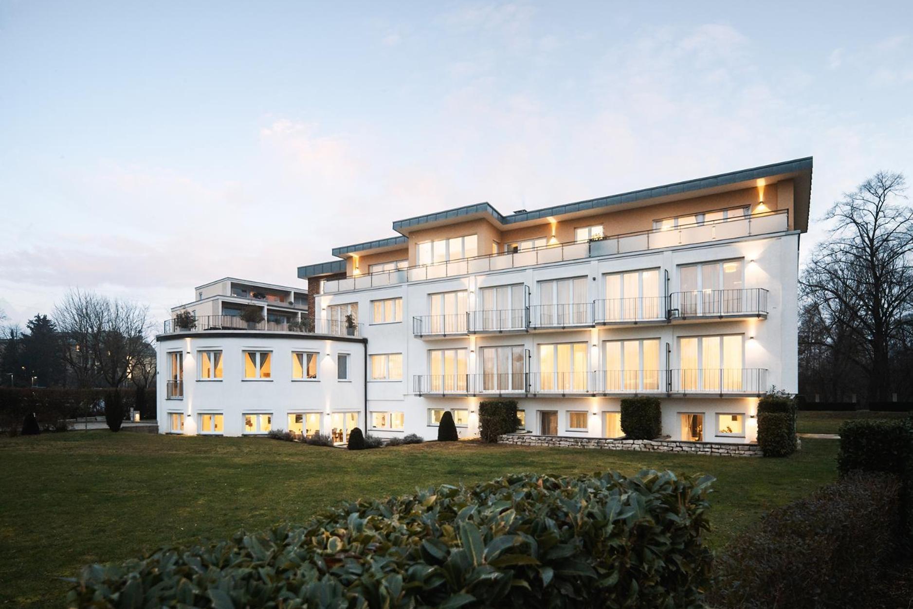 Hotel Vier Jahreszeiten Therme & Kliniken Bad Krozingen Naehe Freiburg & Schwarzwald Ideal Fuer Wellness Kur & Business Ausfluege 24H Check In- Wlan & Parken Gratis Eksteriør billede
