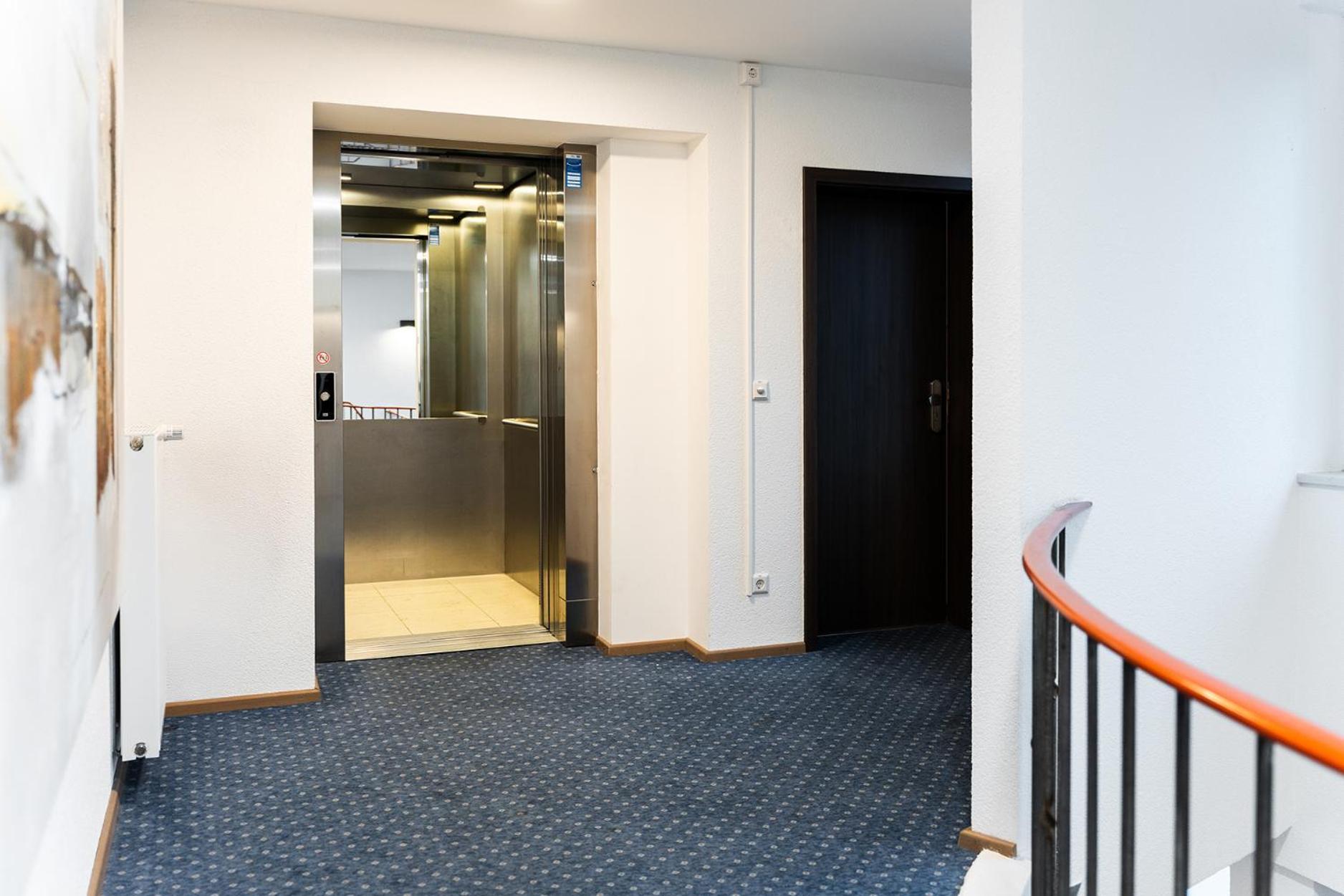 Hotel Vier Jahreszeiten Therme & Kliniken Bad Krozingen Naehe Freiburg & Schwarzwald Ideal Fuer Wellness Kur & Business Ausfluege 24H Check In- Wlan & Parken Gratis Eksteriør billede