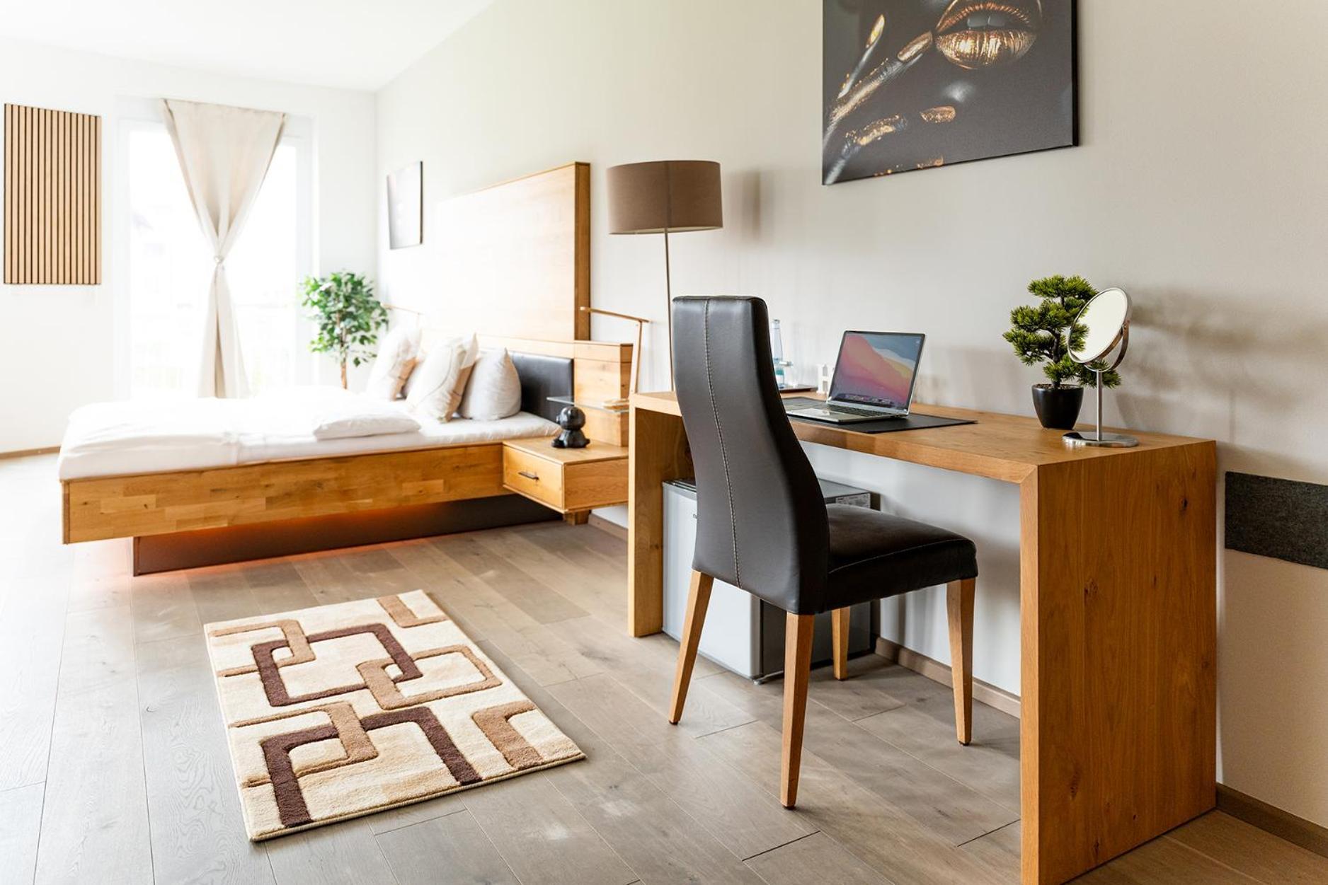 Hotel Vier Jahreszeiten Therme & Kliniken Bad Krozingen Naehe Freiburg & Schwarzwald Ideal Fuer Wellness Kur & Business Ausfluege 24H Check In- Wlan & Parken Gratis Eksteriør billede